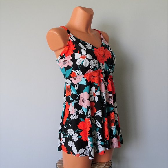 Swim Solutions V-Neck Single Tier Tankini Top NWT - Picture 2 of 3